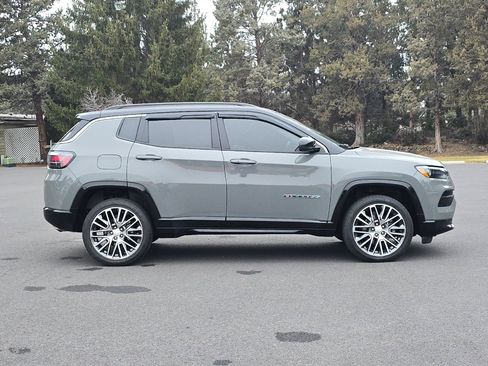 Used 2022 Jeep Compass Limited w/ Elite Group image 3