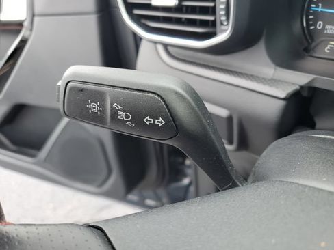 Used 2023 Ford Explorer ST-Line AWD/4WD image 14
