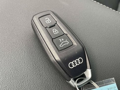 Certified 2025 Audi Q5 Premium Plus w/ Premium Plus AWD/4WD image 4