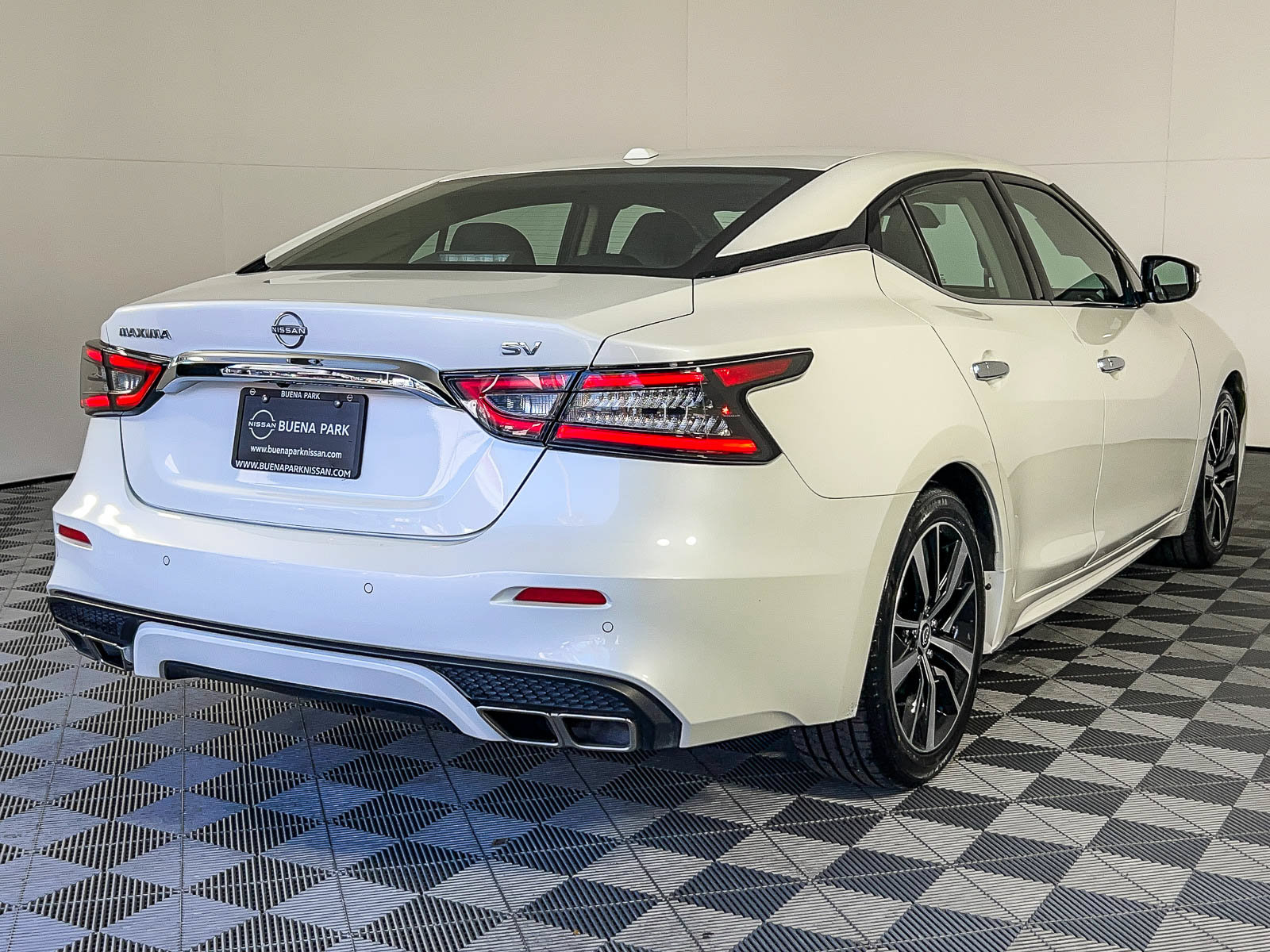 Used 2023 Nissan Maxima SV w/ Floor Mat Group FWD image 8