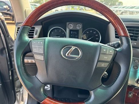 Used 2011 Lexus LX 570 4WD image 15
