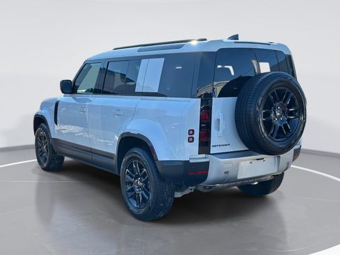 Used 2025 Land Rover Defender 110 S image 7