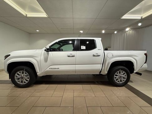 New 2026 Toyota Tacoma SR5 AWD/4WD image 2