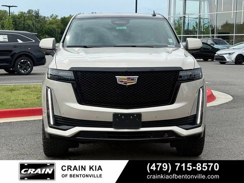 Used 2024 Cadillac Escalade ESV Sport Platinum w/ Heavy-Duty Trailer Package AWD/4WD image 2