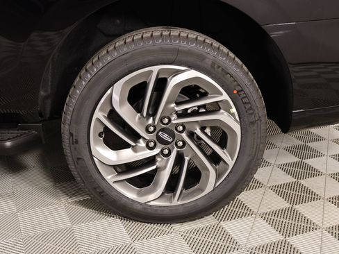 New 2026 Lincoln Navigator Premiere AWD/4WD image 19