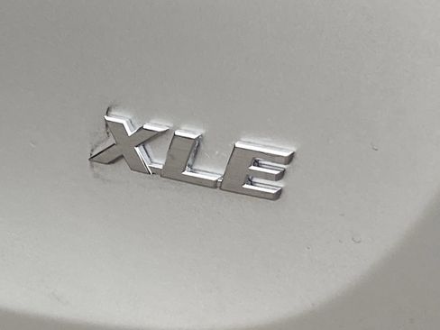 Used 2013 Toyota RAV4 XLE FWD image 5