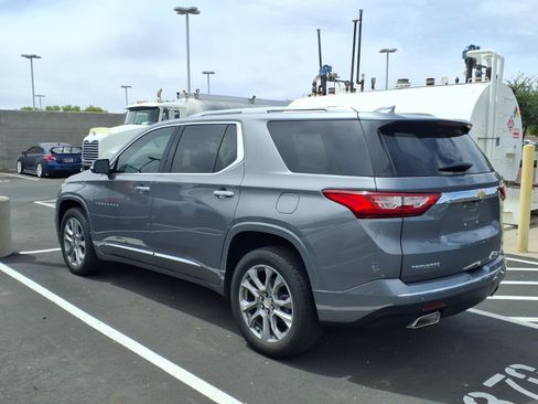 Used 2019 Chevrolet Traverse Premier w/ Driver Confidence II Package image 3