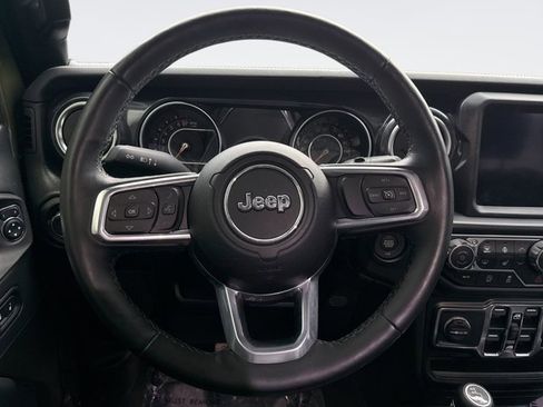 Used 2022 Jeep Wrangler Unlimited Sahara image 12