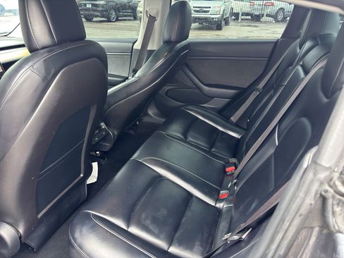 Used 2018 Tesla Model 3 Mid Range RWD image 3