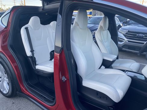 Used 2017 Tesla Model X 100D image 25