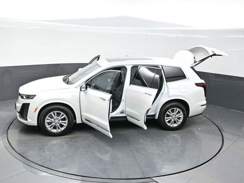 New 2025 Cadillac XT6 Luxury w/ LPO, Floor Liner Package image 36