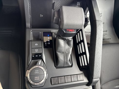 Used 2024 Toyota Tacoma TRD Sport image 25