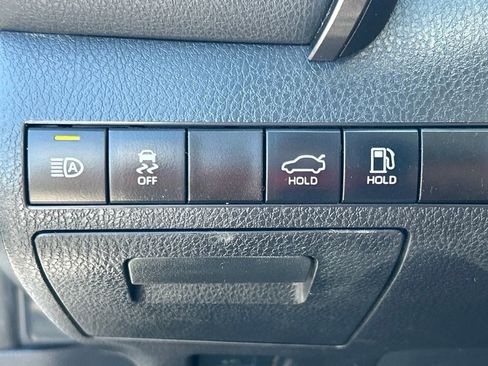 Used 2019 Toyota Camry LE FWD image 21