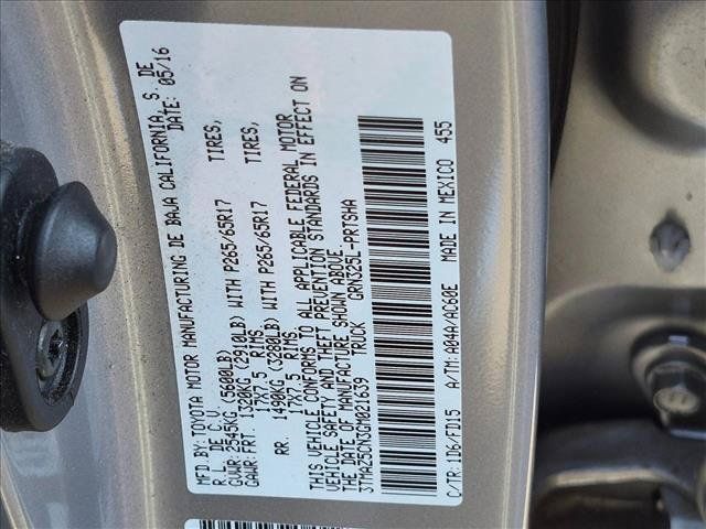Used 2016 Toyota Tacoma TRD Sport w/ Towing Package RWD image 16
