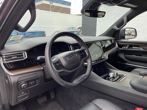 Used 2022 Jeep Grand Wagoneer Series I AWD/4WD image 32