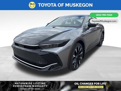 New 2026 Toyota Crown Platinum image 3