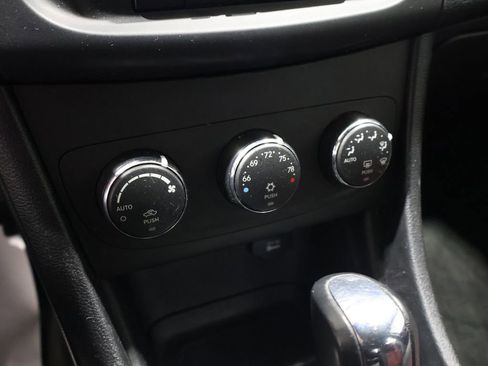 Used 2011 Dodge Avenger Heat image 26