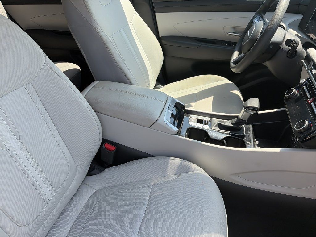 Used 2025 Hyundai Tucson SEL AWD/4WD image 33