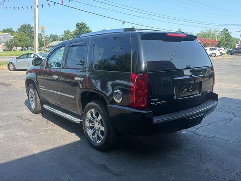 Used 2009 GMC Yukon Denali AWD/4WD image 4