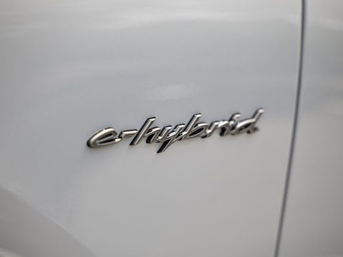 New 2025 Porsche Cayenne Turbo image 13