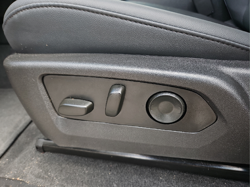 Used 2026 Chevrolet Colorado Trail Boss AWD/4WD image 14