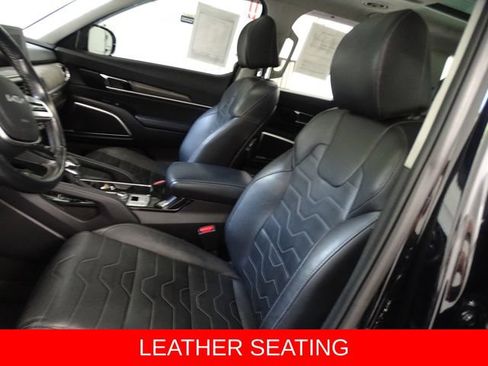 Used 2022 Kia Telluride SX w/ SX Prestige Package AWD/4WD image 2