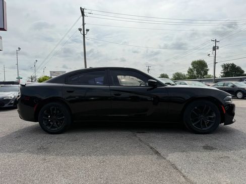 Used 2015 Dodge Charger SXT w/ Plus Group RWD image 3