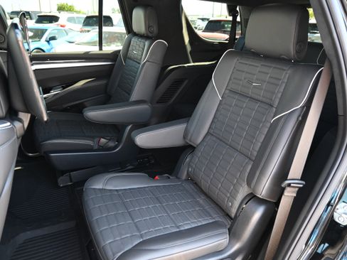 Used 2025 Cadillac Escalade V AWD/4WD image 36