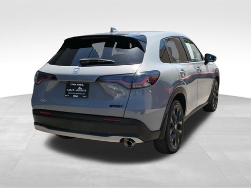 Used 2024 Honda HR-V Sport image 3