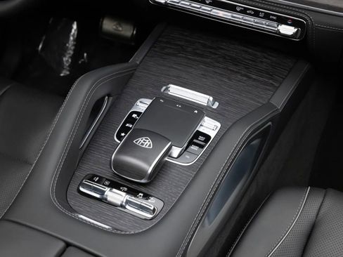 Used 2022 Mercedes-Benz Maybach GLS 600 4MATIC image 24