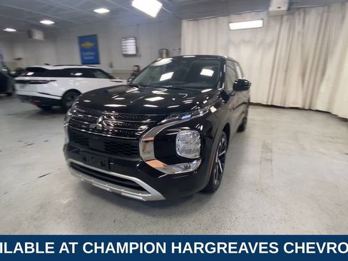 Used 2024 Mitsubishi Outlander SE AWD/4WD image 5