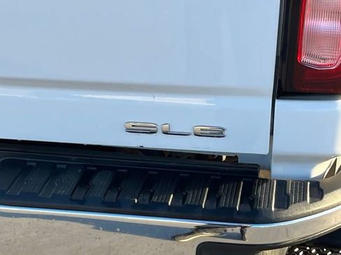 Used 2024 GMC Sierra 2500 SLE w/ SLE Convenience Package image 10