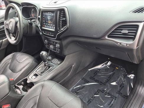 Used 2021 Jeep Cherokee Latitude Lux w/ Sun & Sound Group AWD/4WD image 20