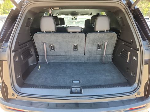 Used 2025 Chevrolet Traverse LT image 42