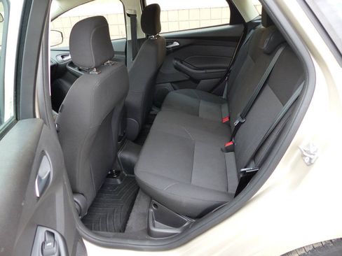 Used 2018 Ford Focus SE FWD image 32