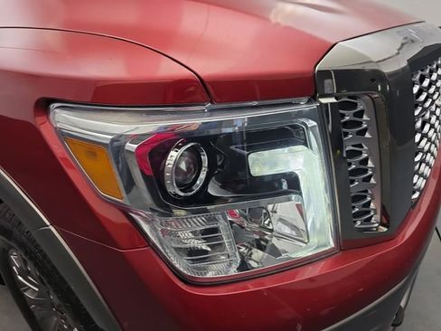 Used 2019 Nissan Titan Platinum Reserve image 13
