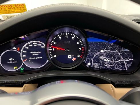 Used 2023 Porsche Cayenne Platinum Edition image 10