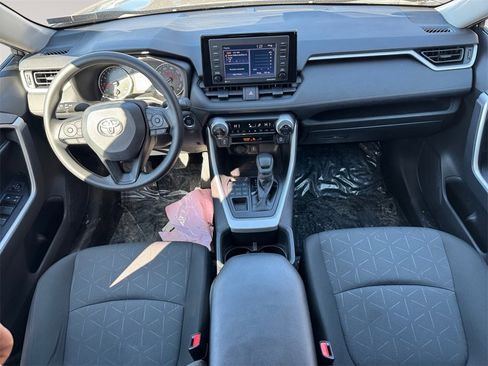 Used 2022 Toyota RAV4 XLE image 10