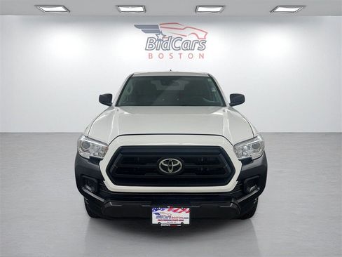 Used 2022 Toyota Tacoma SR image 2