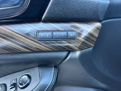 Used 2017 Nissan Maxima Platinum image 30