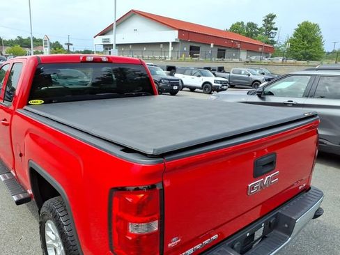 Used 2018 GMC Sierra 1500 SLE w/ SLE Value Package AWD/4WD image 10