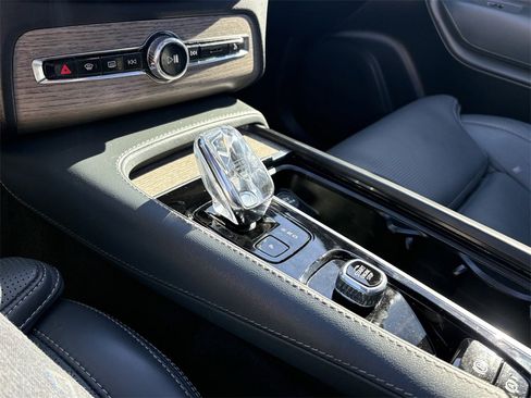 Used 2024 Volvo XC90 B6 Ultimate w/ Protection Package Premier image 20