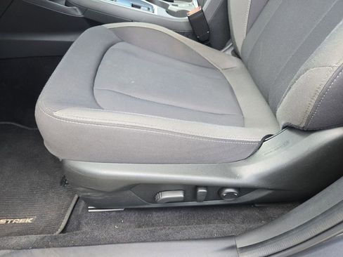 Used 2025 Subaru Crosstrek 2.5i Premium AWD/4WD image 14
