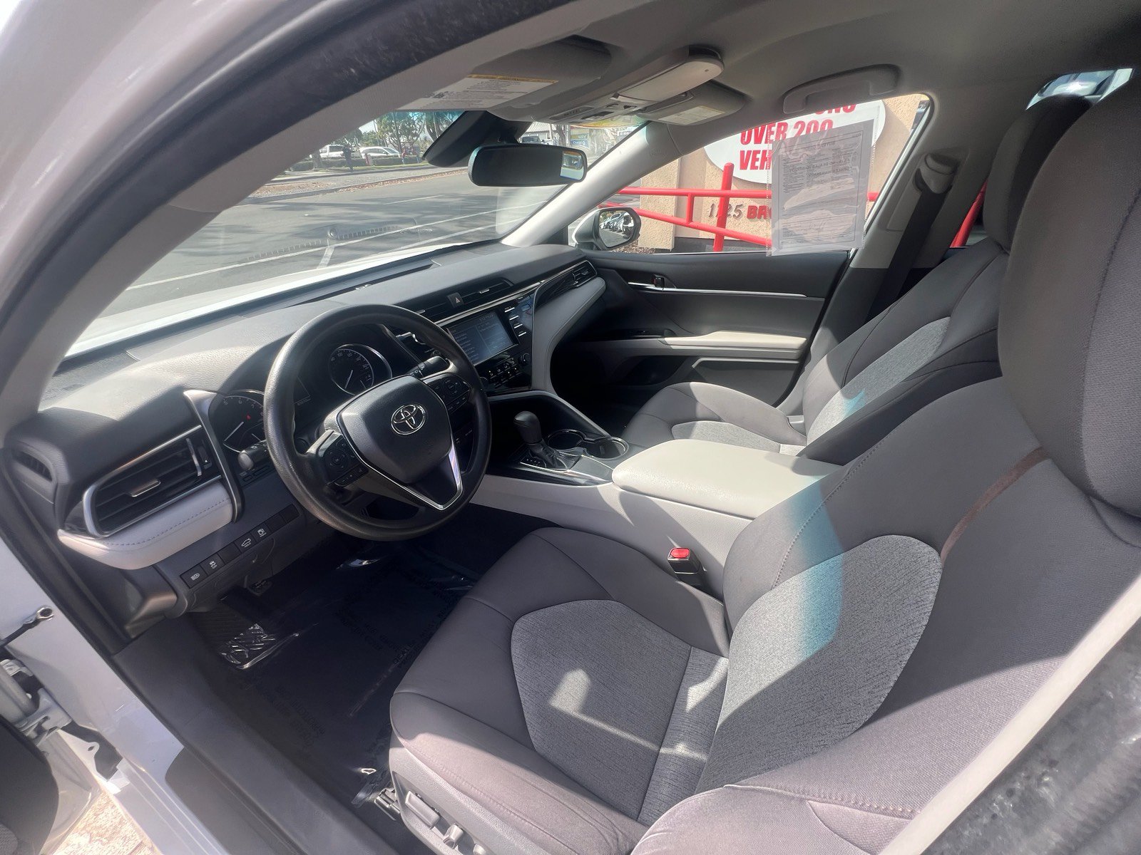 Used 2019 Toyota Camry LE FWD image 14
