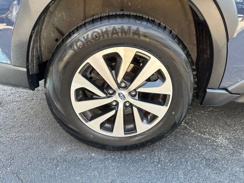 Used 2025 Subaru Outback Premium w/ Popular Package #1A AWD/4WD image 46