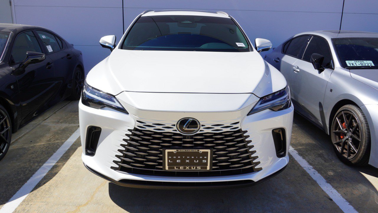 Used 2025 Lexus RX 350 Premium w/ Convenience Package FWD image 2