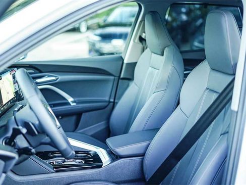 New 2025 Audi Q5 Premium Plus image 17