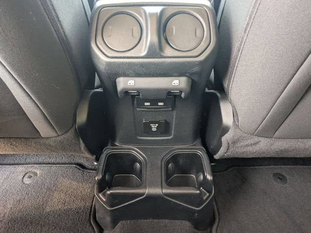 Used 2021 Jeep Wrangler Unlimited Sahara w/ Uconnect 4C Nav & Sound Group AWD/4WD image 18