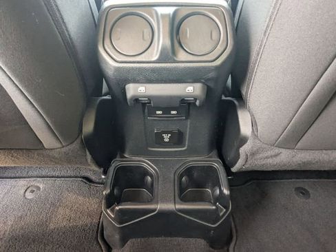 Used 2021 Jeep Wrangler Unlimited Sahara w/ Uconnect 4C Nav & Sound Group AWD/4WD image 18