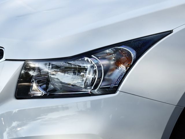 Used 2015 Chevrolet Cruze LT FWD image 11